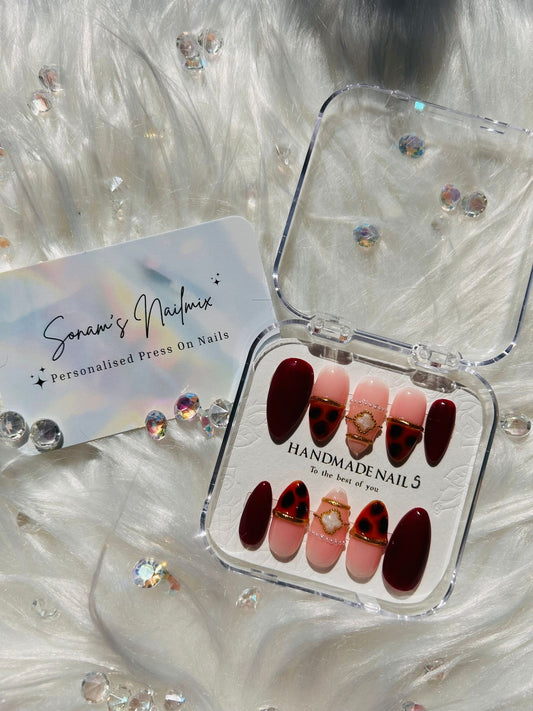 Clover Bangle Nails